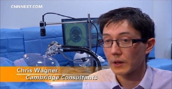 Mini robot delicate enough to perform cataract surgery