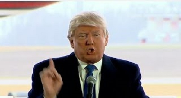  Donald Trump Reacts to Rally Violence, Ties Protester to ISIS